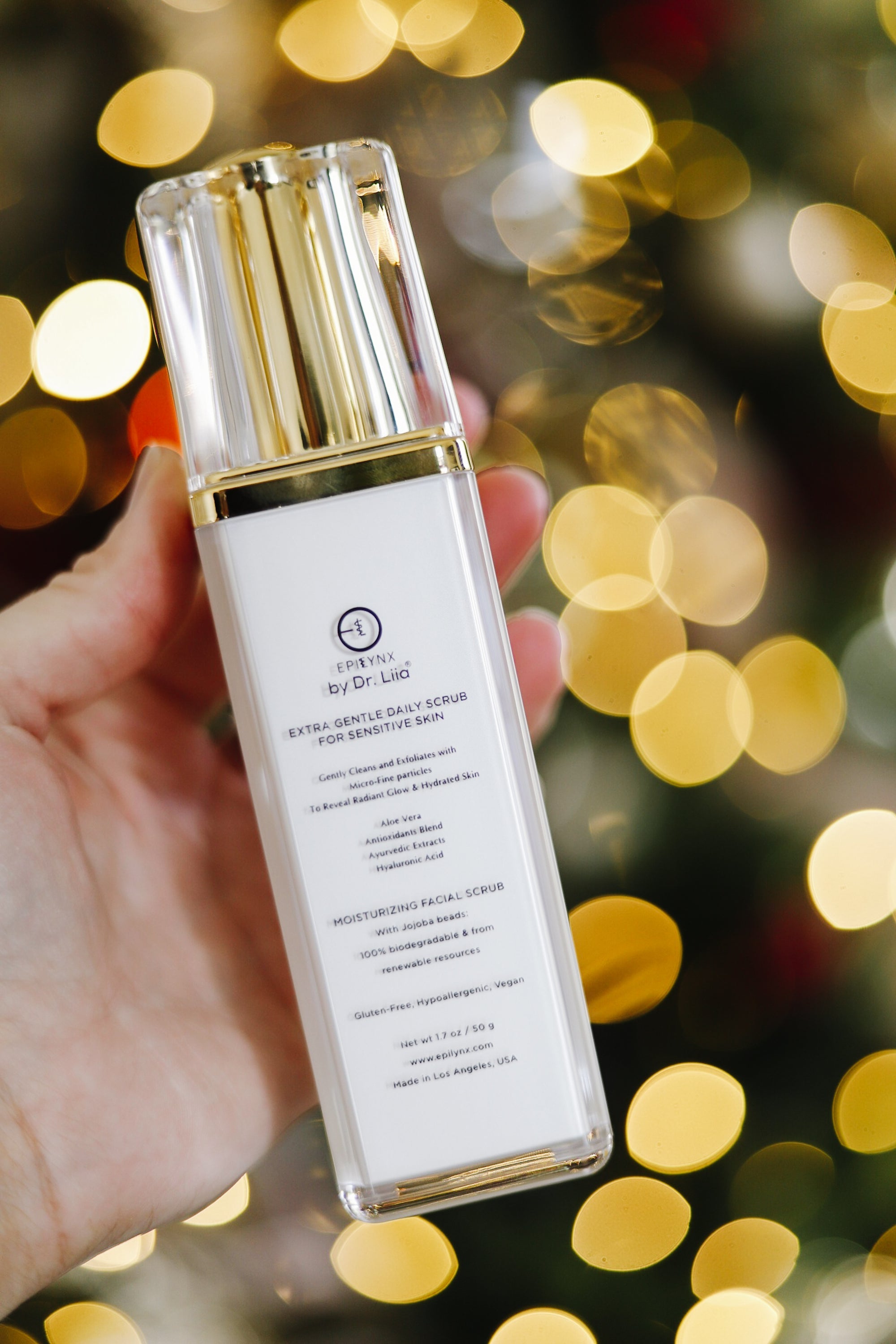 Gentle Exfoliating Face Scrub – Hyaluronic Acid, Aloe Vera &