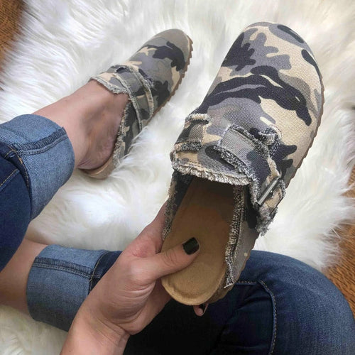 Women's Vintage Patterned Clogs – image 5